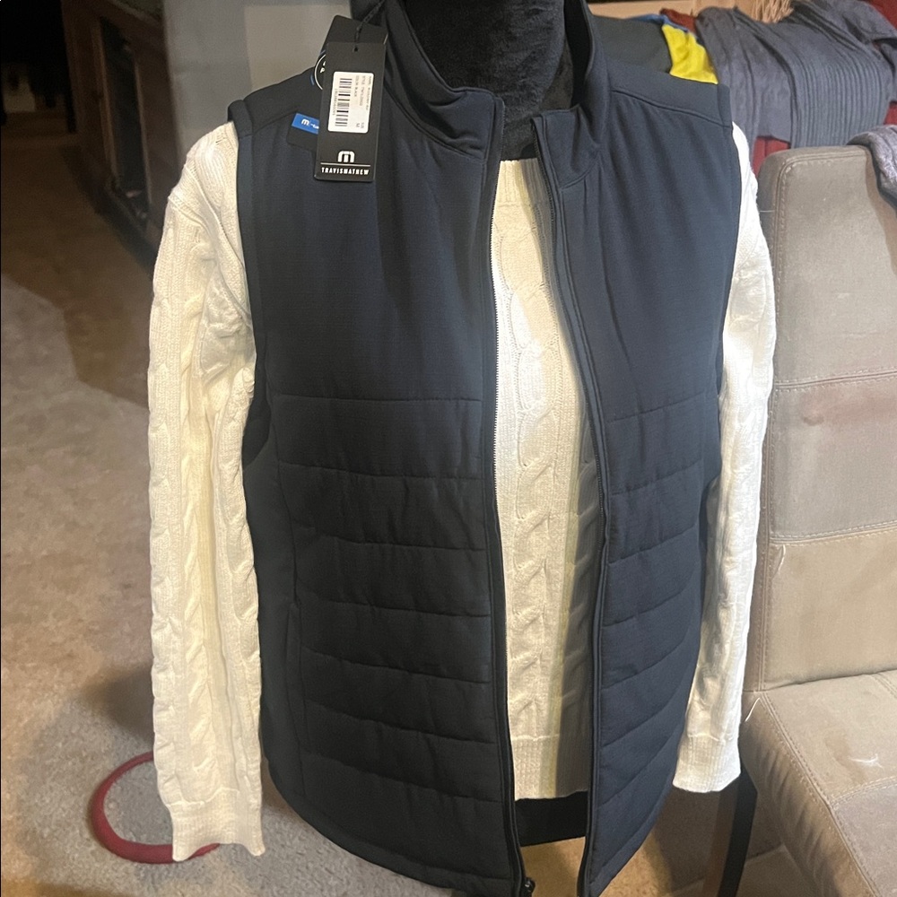 NWT Travis Mathew Thermaweb Puffer Vest  Size M.